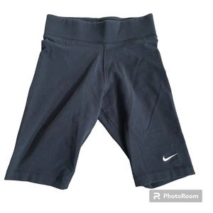 Nike Sportswear Essential Mid Rise Biker Shorts Black Size XS Cotton 10”